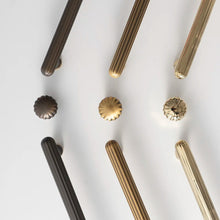 Cargar imagen en el visor de la galería, Berdo Knob &amp; Pull Bar
