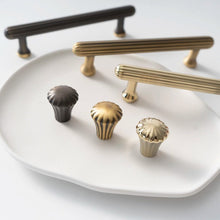 Cargar imagen en el visor de la galería, Berdo Knob &amp; Pull Bar
