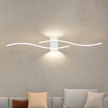 Load image into Gallery viewer, Berrie Wall Lamp
