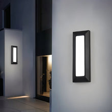 Cargar imagen en el visor de la galería, Bertram Step Light

