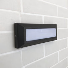 Cargar imagen en el visor de la galería, Bertram Step Light
