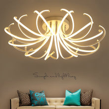 Carregar imagem no visualizador da galeria, Blossom Ceiling Light
