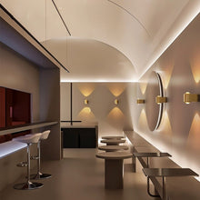 Load image into Gallery viewer, Branji Wall Lamp
