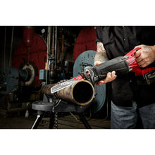 Carregar imagem no visualizador da galeria, Milwaukee 48-00-5202 9" 8TPI The TORCH™ Carbide Teeth SAWZALL® Blade 1PK
