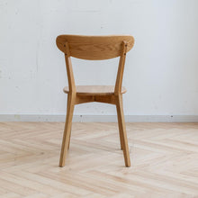 Carregar imagem no visualizador da galeria, Dining chair wooden FAS grade oak natural wood made in North America 100% dirt-free wood chair solid chair table chair wooden living room chair simple and natural 46.5 x 54 x 80cm
