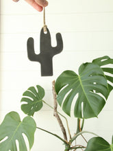 Carregar imagem no visualizador da galeria, Cactus Christmas Tree Ornament
