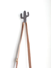 Carregar imagem no visualizador da galeria, Cactus Wall Hook
