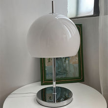 Carregar imagem no visualizador da galeria, Canton Table Lamp
