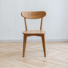 Carregar imagem no visualizador da galeria, Dining chair wooden FAS grade oak natural wood made in North America 100% dirt-free wood chair solid chair table chair wooden living room chair simple and natural 46.5 x 54 x 80cm
