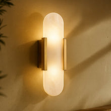 Carregar imagem no visualizador da galeria, Cecelia Alabaster Wall Lamp
