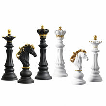 Carregar imagem no visualizador da galeria, Chess Figurine
