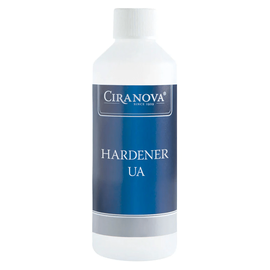 HARDENER UA 0.25 L