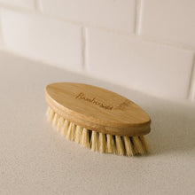 Cargar imagen en el visor de la galería, Cleaning Brush - Sisal Bristle
