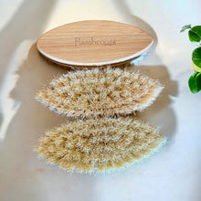 Cargar imagen en el visor de la galería, Cleaning Brush - Sisal Bristle
