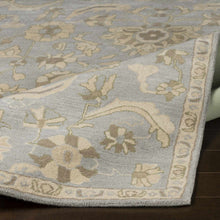 Cargar imagen en el visor de la galería, Copen Beige Floral Wool Rug

