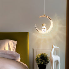 Cargar imagen en el visor de la galería, Crescent Pendant Light
