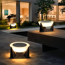 Carregar imagem no visualizador da galeria, Lito Outdoor Garden Lamp
