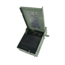Carregar imagem no visualizador da galeria, 60A Non-Fusible AC Disconnect Box 230-Volt
