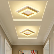 Cargar imagen en el visor de la galería, Doveva Ceiling Light
