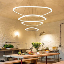 Carregar imagem no visualizador da galeria, Eala Chandelier
