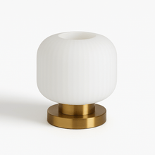 Carregar imagem no visualizador da galeria, Eclat Table Lamp
