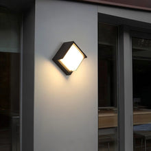 Load image into Gallery viewer, Ektos Outdoor Wall Lamp
