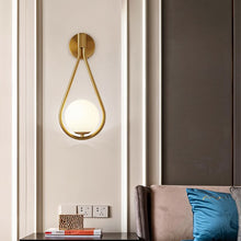 Cargar imagen en el visor de la galería, Embrace Wall Lamp
