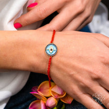Carregar imagem no visualizador da galeria, Evil Eye Guardian - Four-Strand Red String Bracelet
