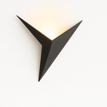 Load image into Gallery viewer, Ezio Wall Lamp
