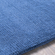 Carregar imagem no visualizador da galeria, Brockton Solid Blue Wool Rug
