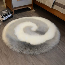 Cargar imagen en el visor de la galería, Finto Area Rug
