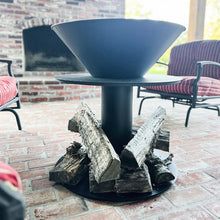 Carregar imagem no visualizador da galeria, Outdoor Iron Pedestal Fire Bowl and Log Holder
