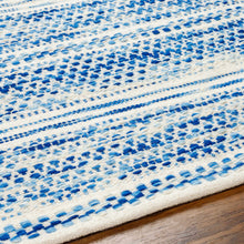Carregar imagem no visualizador da galeria, Flann Area Rug
