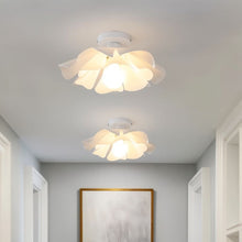 Cargar imagen en el visor de la galería, Fleur Ceiling Light
