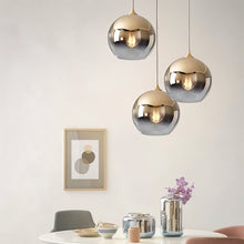 Cargar imagen en el visor de la galería, Freyde Pendant Light
