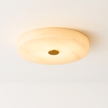 Carregar imagem no visualizador da galeria, Gaba Alabaster Ceiling Light
