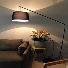 Carregar imagem no visualizador da galeria, Gamela Floor Lamp
