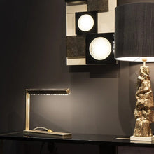 Carregar imagem no visualizador da galeria, Glowara Table Lamp
