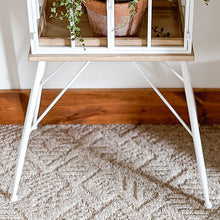 Carregar imagem no visualizador da galeria, Greenhouse Inspired Outdoor Plant Stand
