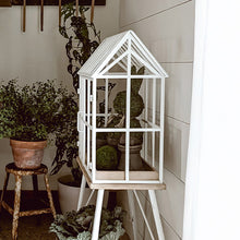 Carregar imagem no visualizador da galeria, Greenhouse Inspired Outdoor Plant Stand
