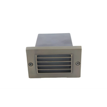 Carregar imagem no visualizador da galeria, Antique Bronze 2W LED Low Voltage Step Lights with Heavy Duty Cast Brass Cover
