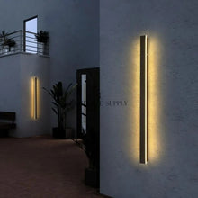 Cargar imagen en el visor de la galería, Helios Outdoor LED Wall Light
