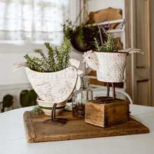Carregar imagem no visualizador da galeria, Indoor/Outdoor Distressed Hen Planter, Choose Your Style
