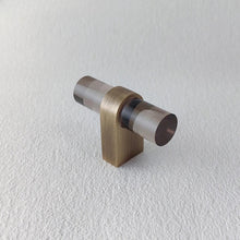 Load image into Gallery viewer, Hyle Knob &amp; Pull Bar
