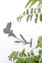 Carregar imagem no visualizador da galeria, Butterfly Flower Statue

