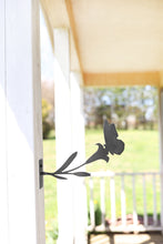 Carregar imagem no visualizador da galeria, Butterfly Flower Statue

