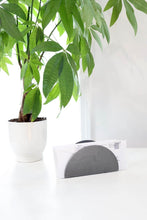 Carregar imagem no visualizador da galeria, Arch Metal Mail Organizer
