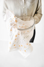 Cargar imagen en el visor de la galería, Flower Garden Tea Towel
