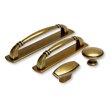 Carregar imagem no visualizador da galeria, Backplate Antique Brass &quot;Portofino&quot; Drawer Pull and Knob
