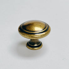 Carregar imagem no visualizador da galeria, Cabinet Hardware &quot;Palermo&quot; Drawer Pulls and Knobs in Antique Brass
